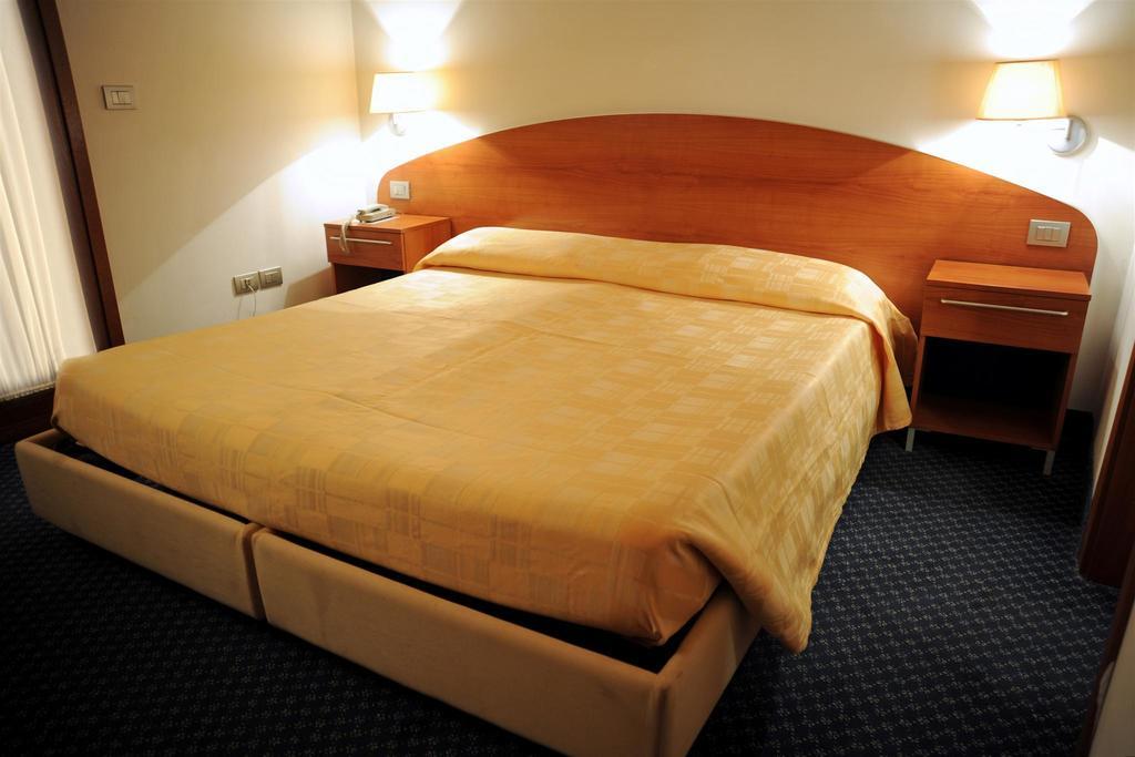 Hotel Vittoria San Giórgio di Nogaro Kamer foto
